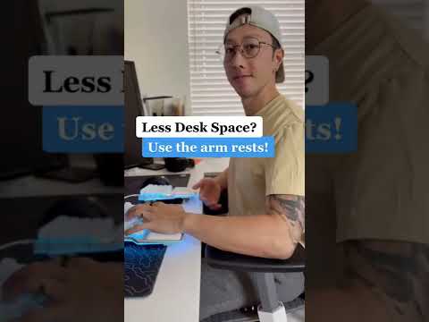 Video: Ska armarna vila på skrivbordet medan du skriver?
