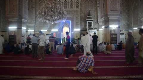 القارئ حسن الزبيدي في جامع 17 رمضان وماتيسر له من سورة مريم