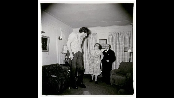 Street Photography? Diane Arbus and the Jewish Giant