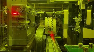 Samfacc site entry IML system for 4 cavity yogurt cup solution.#samfacc #IML #plastic #robot #label