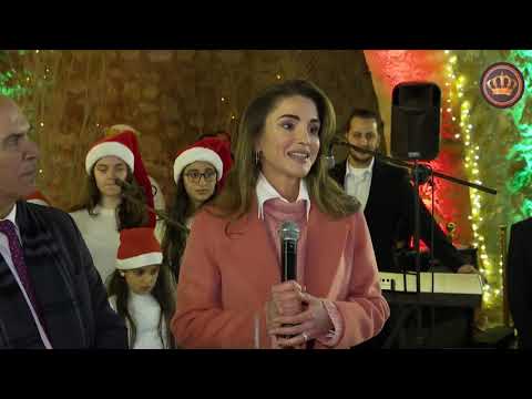 جلالة الملكة تشارك أهالي مدينة الفحيص إضاءة شجرة الميلاد