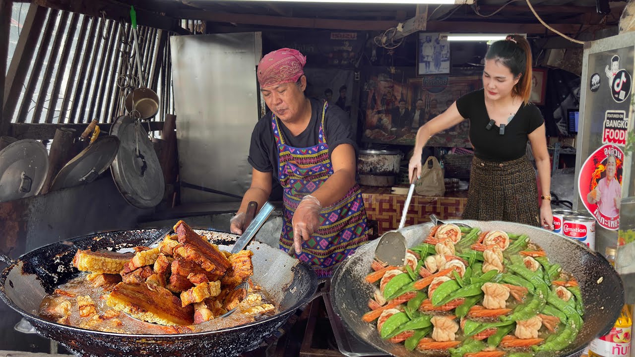 Fully Booked Table ! Top Menu of Thai Food Cooked by Hard working Chef | Street Food