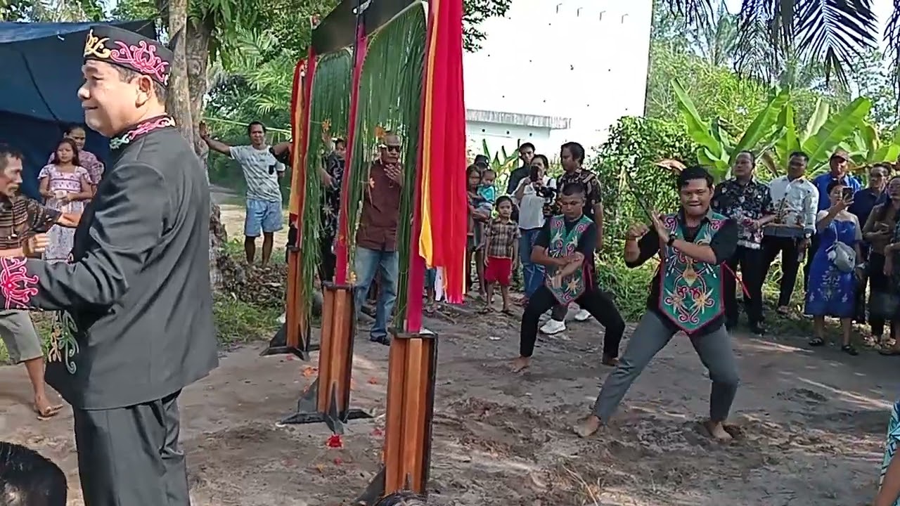 PEMENUHAN HUKUM ADAT DAYAK NGAJU FAHREZA & STEVEN di Palangkaraya