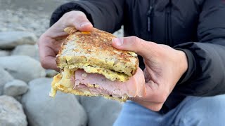 Sandwich grillé oeuf fromage jambon - Hervé Cuisine en plein air en HIVER