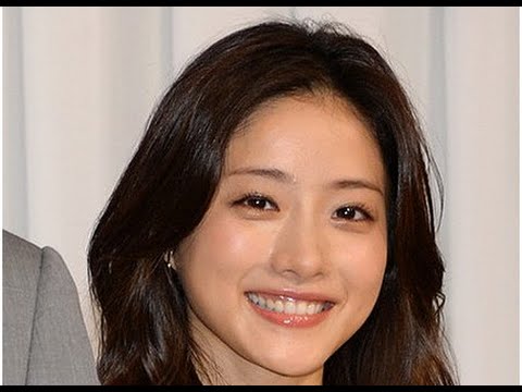 【衝撃】石原さとみの恋愛観にSMAP驚愕
