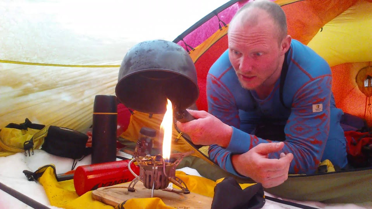 SpicaNatur2015: fyring av multifuel i telt.