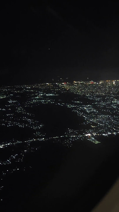 LANDING MALAM HARI DI BANDARA HASANUDIIN MAKASSAR