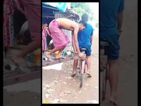 साइकिल पे उठनेका नया तरीका😂 #comedy #funny #comedyshorts #entertainment #realfools #viral