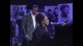 Video thumbnail of "Roberta Flack & Peabo Bryson The Closer I Get To You"