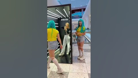 controlled her twin🤫🤣 #uwu #twins #owo