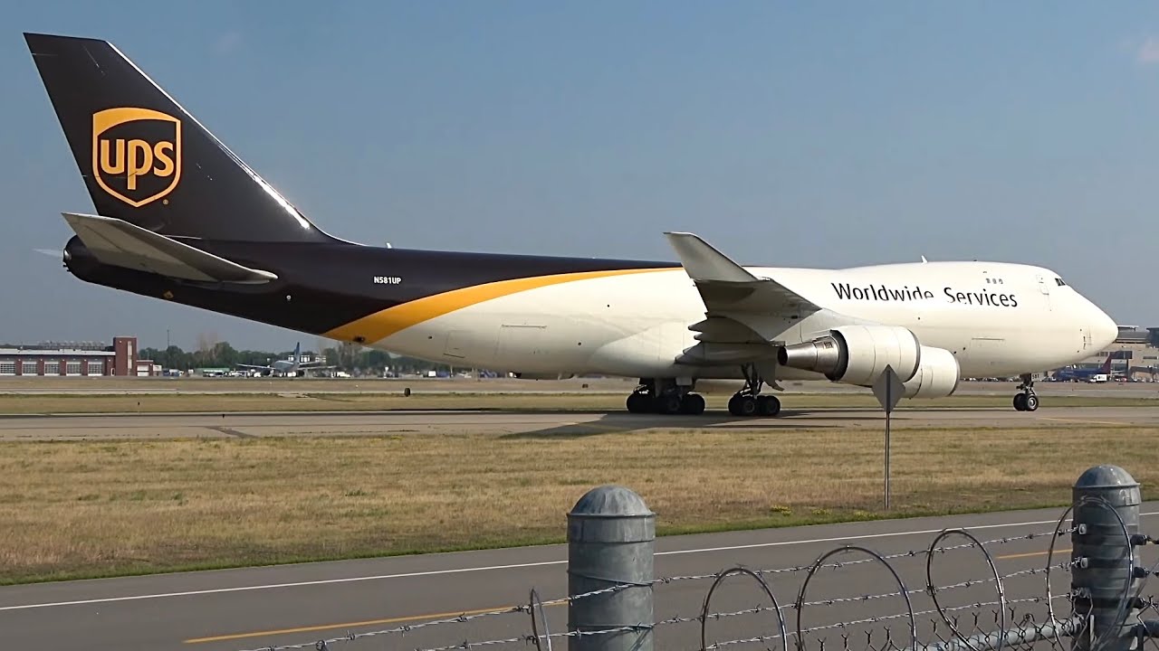 UPS 747-400 Crosswind Landing and Extra Close Taxi | MSP - YouTube