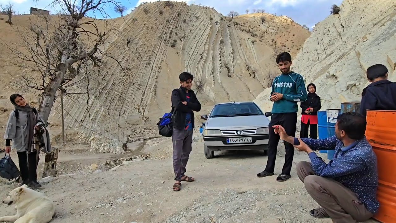 In the heart of war, but kindness, when a van is broken, it makes everyone come together