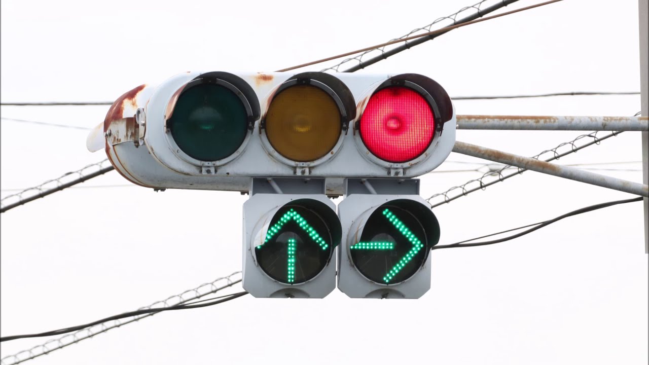 ダークアイ＆網目300】天神橋東交差点の珍しい信号機【埼玉県の信号機