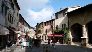 MONTALCINO Borgo pittoresco della Val d'Orcia - Full HD