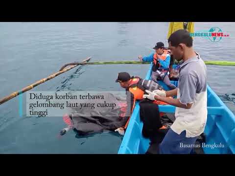 Detik-detik Evakuasi Nelayan Bengkulu yang Hilang di Perairan Pulau Tikus