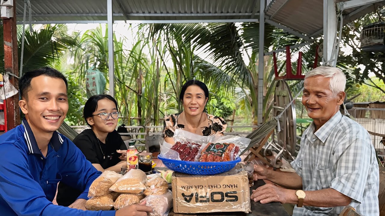 Thu hoạch ổi về nhận được quà thêm út thành đãi món yêu thích của bếp trưởng | CLN