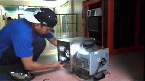 Replacing a xenon of a Cinema projector