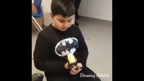 Robotik kodlama dersimizde alkışı seven ve çizgi izleyen Robot yaptik.