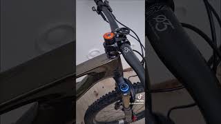 #viral #mountainbike #foxmtb #revelbikes #foxshox