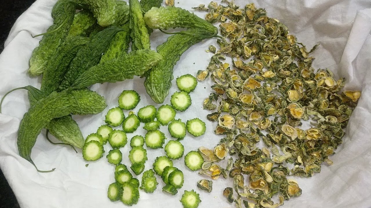 Karela Ka season na bhi ho, tab bhi Banaiyye tasty Karele ki sabzi | sadabahar Karela
