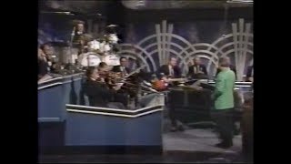 The Tonight Show Starring Johnny Carson - Doc and the Band Mess Up the Theme! - Jan 1992 screenshot 5