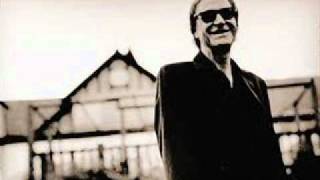 Watch Ray Davies Next Door Neighbour video