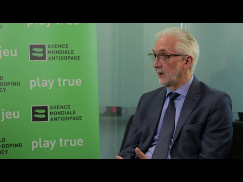 Video: Brian Cookson fordert die „Wiederherstellung“des Rufs von Sir Bradley Wiggins