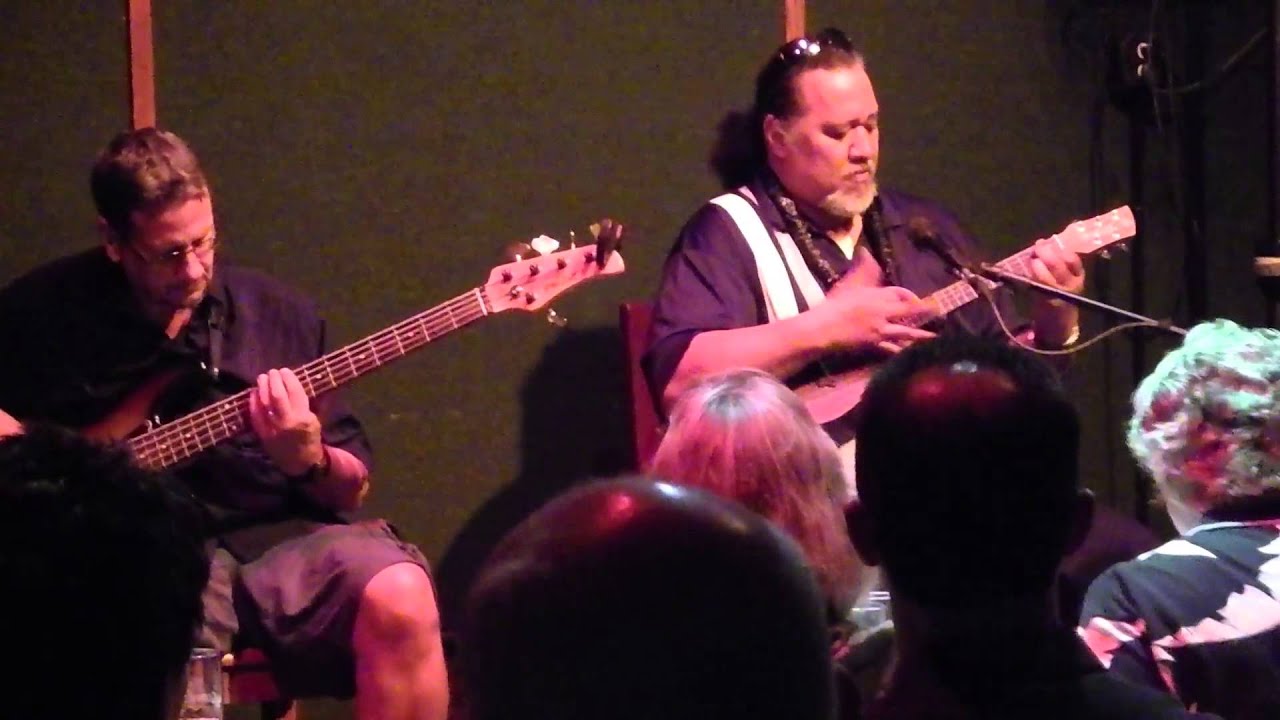 Willie K at Mulligans on Blue