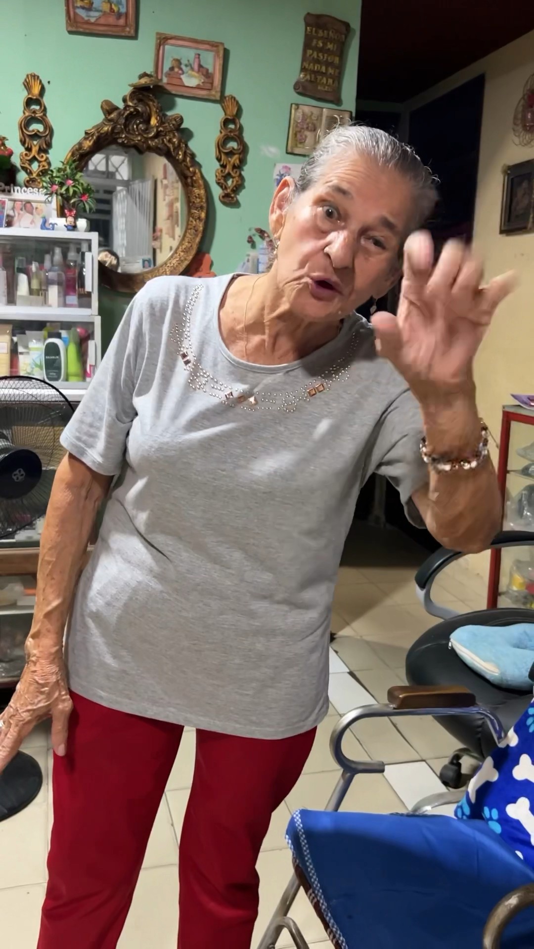 Mi abuela en las noches ?