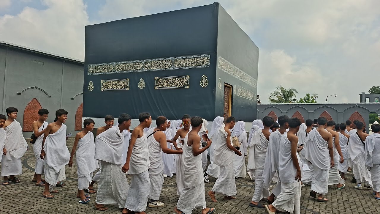 Siswa-siswi Kelas 9 MTs Negeri 4 Klaten Ikuti Praktik Manasik Haji di Luar Kota