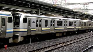 希少のＥ２１７系未更新車が市川駅ですれ違い！