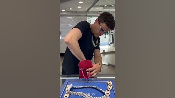 Metaverse Agent Brings in $250,000 Worth of Jewely! 👀 #shorts