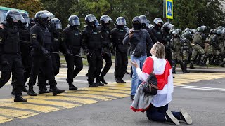 Biélorussie : la police procède à 400 arrestations lors d'un rassemblement contre le pouvoir à Minsk