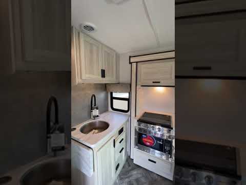 Vídeo: Por que motorhome classe c?