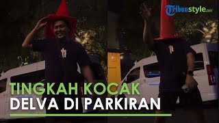 Tingkah Kocak Delva Irawan Berjoget di Parkiran, Delva Joget sambil Pakai Traffic Cone di Kepalanya