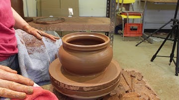 How to Make a Pottery Casserole Dish - Part 2-Throwing the Lid -