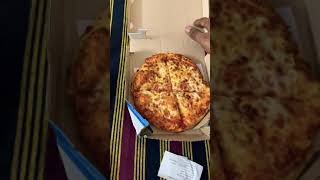 Unboxing Domino’s Pizza regular￼ size ￼ screenshot 1