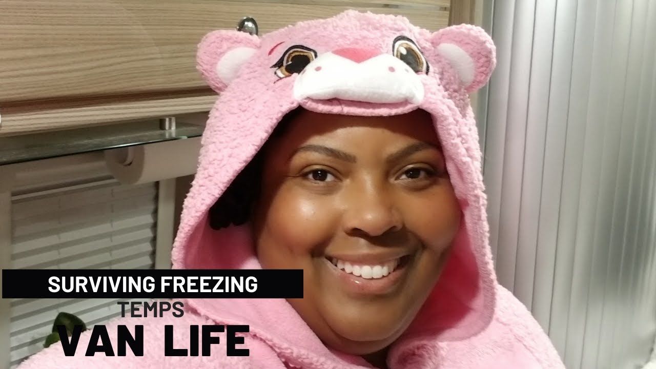 WINTER VAN LIFE | How I Stay Warm in a FREEZING VAN - YouTube