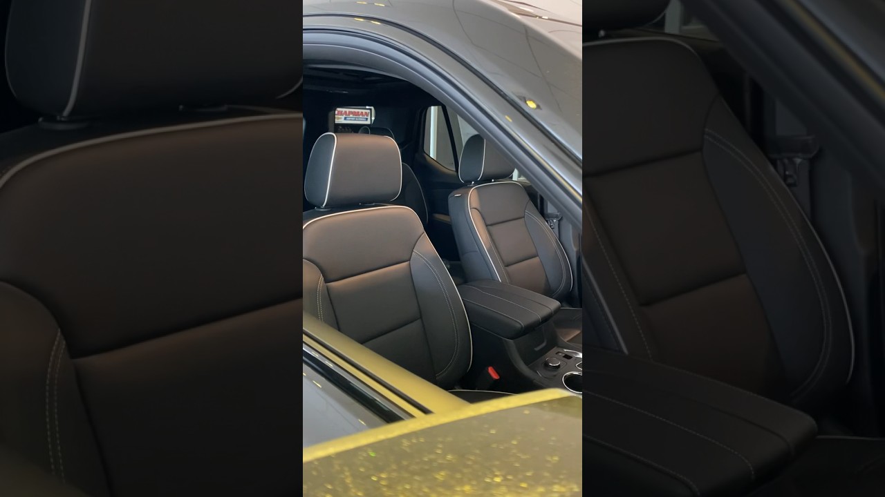 Mosaic Black 2023 Chevy Traverse Redline Edition