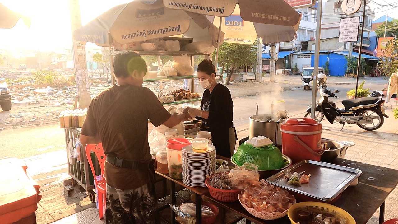 This $1.25 Breakfast Feeds Half of Phnom Penh Every Morning!