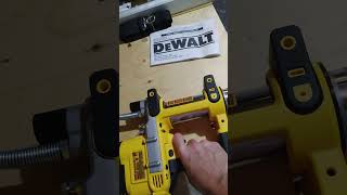 Dewalt Grease Gun DCGG571b unboxing