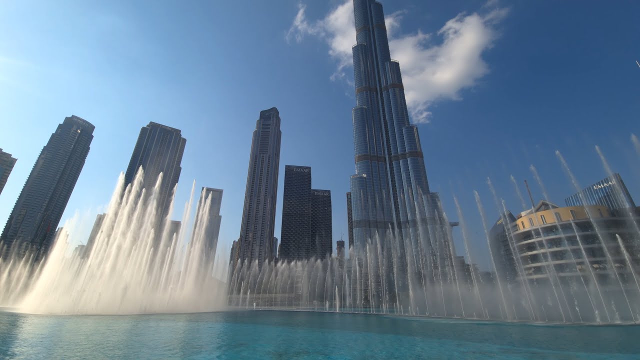 The Dubai Fountain - Baba Yetu (daytime)