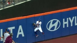 ARI@NYM: Young makes a nice catch against the wall