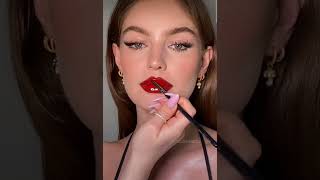 طريقة سحب العين بالمكياج مع روج احمر #makeup #مكياج #جمال #beautiful #beauty #hudabeauty