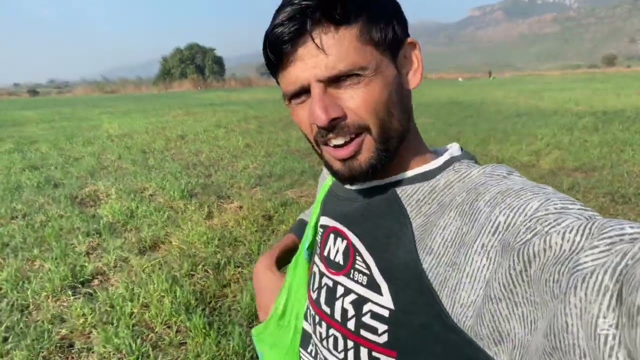 “Gaon Main Kheti Ka Mushkil Din 😓🌾 | Aaj Faslon Main Khaad Dali 🌱” ✅