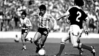 Diego Maradona  Football Artist ( Rare Footage )