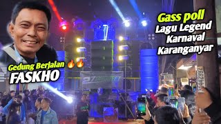 Faskho  Fuso Mode Gedung Berjalanribuan Manusia Padati Karnaval Urek Urek Gondanglegi