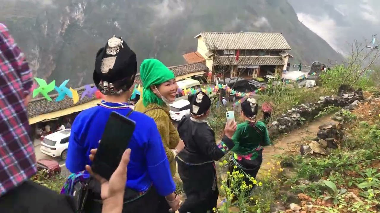 Hát nùng tại cột cơ lúng cú hà giang