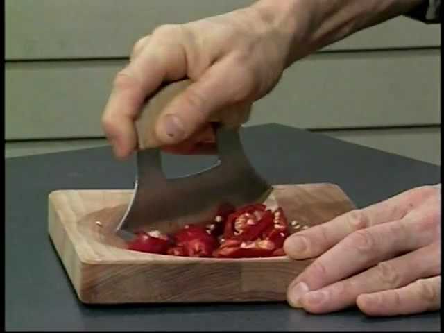 How to Use an Ulu Knife 