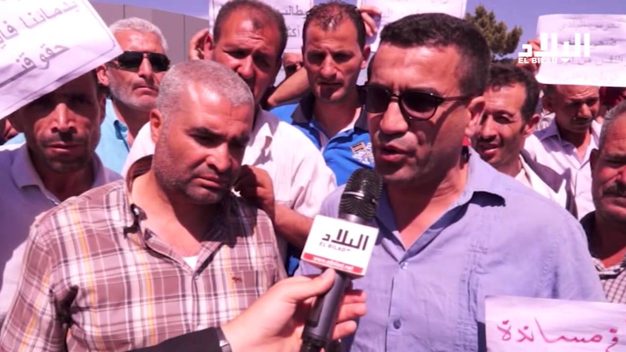 اعوان الحرس البلدي يعتصمون بولاية البويرة ويطالبون بتدخل رئيس الجمهورية *EL BILED TV *